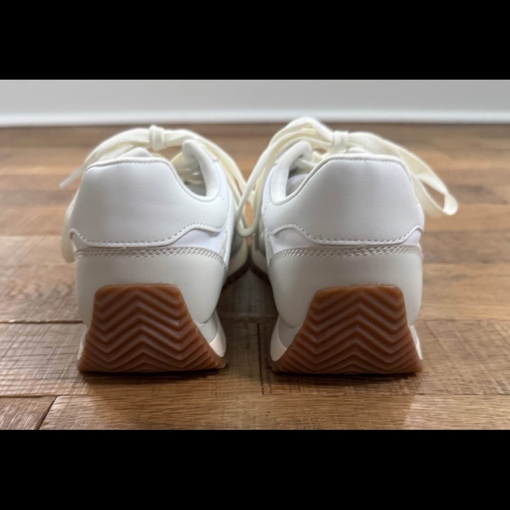 Universal Thread Sneakers - Picture 6 of 7
